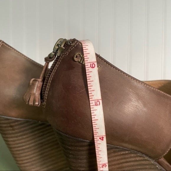 Chloe Stacked Heel Wedges w Peep Toes in Leather - Picture 9 of 13